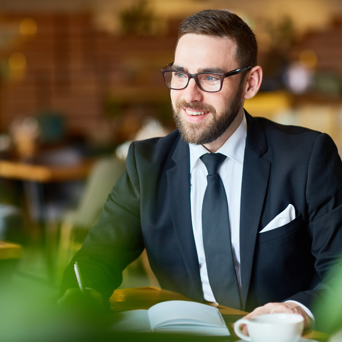 Broker presenting HR outsourcing strategies to clients